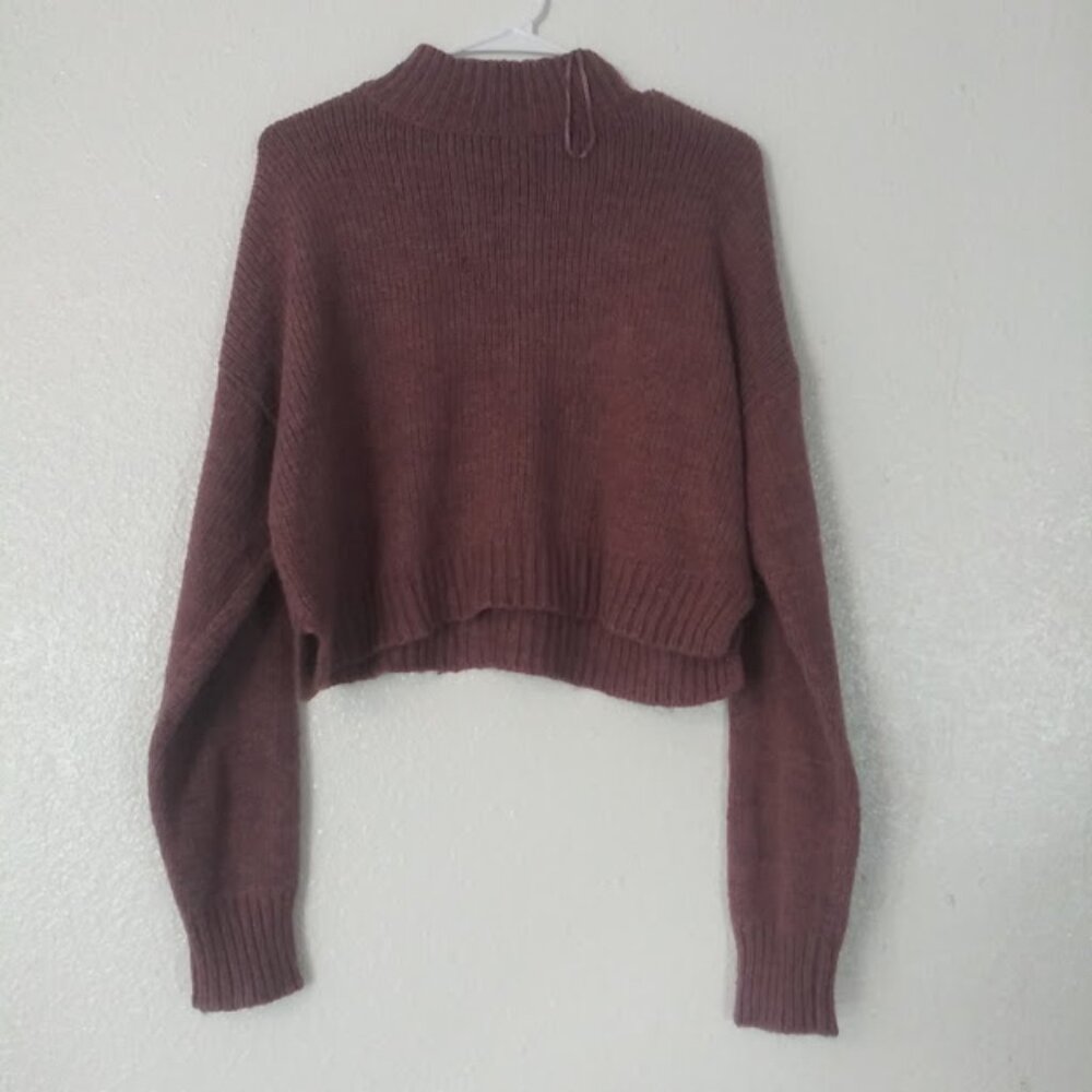 Aeropostale women's size M purple (lavender) knitted cropped sweater